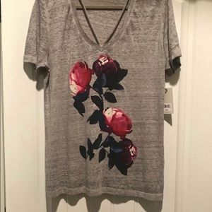 🌷NWT lucky brand t-shirt
